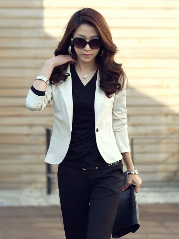Modern Women Turn Collar Slim Suit In Beige