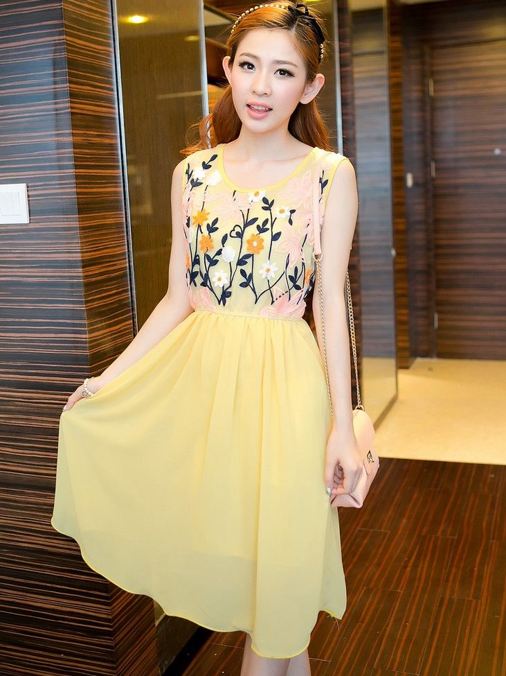 Elegant Light Yellow Exquisite Floral Embroidery Sleeveless Chiffon Dress