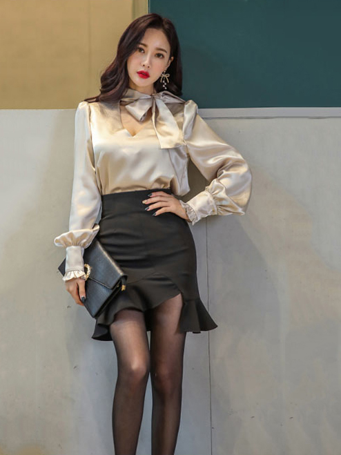 Wholesale Fashion V Neck Bow Blouses & Short Skirts Sets HMG041642GA ...