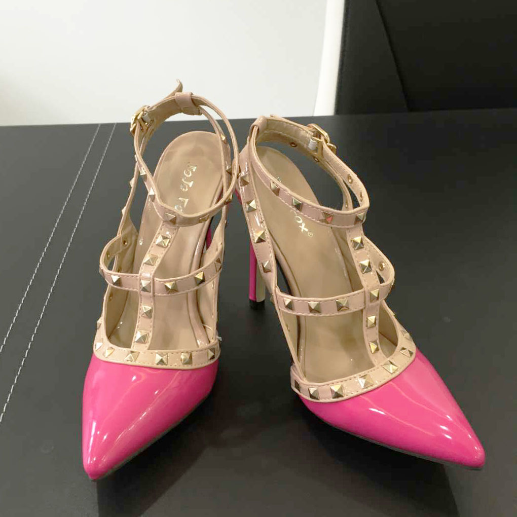 Super Star Style Pointed Hollow-out Rivet High Heel Shoes