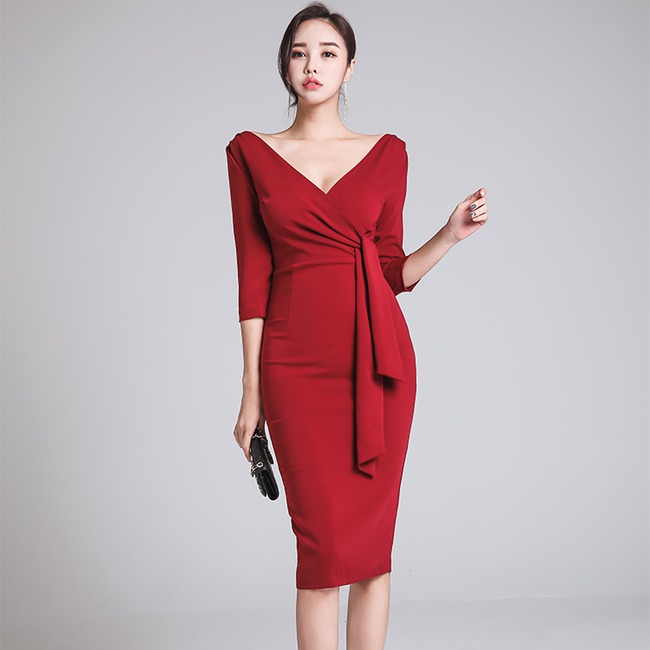 Wholesale Fashion Solid Fitted Ribbons V Neck Red Dress DYG092812RD ...