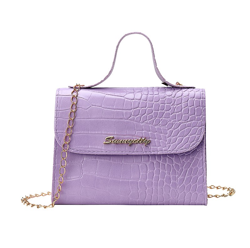 the chain crossbody bag