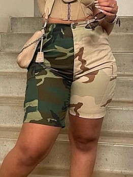  Casual Camouflage Contrast Color Loose Shorts