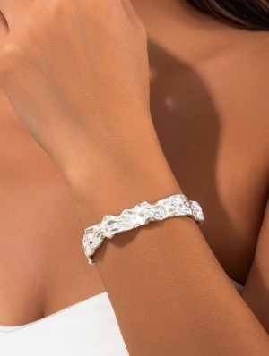 Irregular Alloy Annular Bracelet