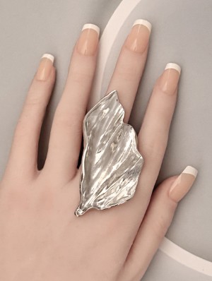 Metallic Irregular Leaf Pressed Vintage Ring