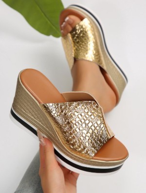 Metallic Stone Pattern Wedge Slippers