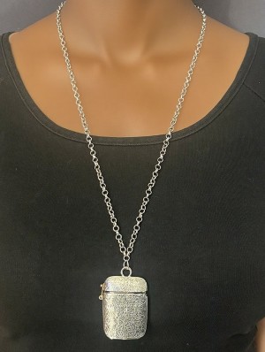 Round Tip Carved Patterns Pendant Necklaces