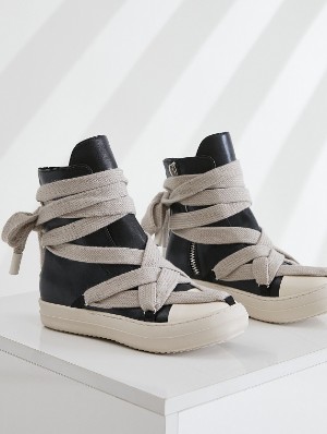 Star Lace-Up Zipper PU Flat Heel Sneaker