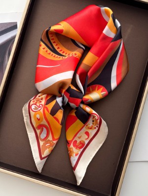 Spiral Geometric Printed Square Scarf