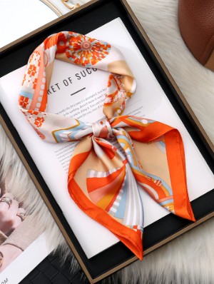 Contrast Abstract Printed Square Scarf