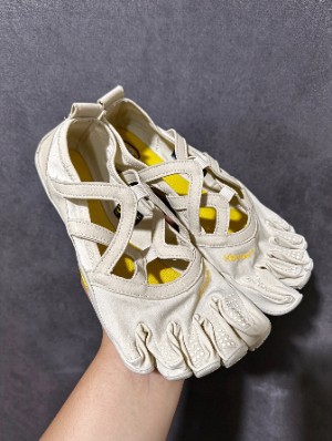 Cross Straps Five-Finger Barefoot Pilates Shoes