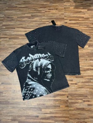 Distressed Skull Graffiti Loose Washed Tee