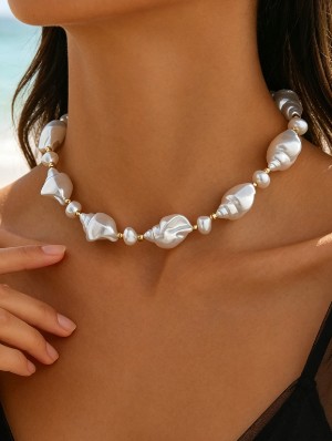 Pearl Shell Pendant Necklace