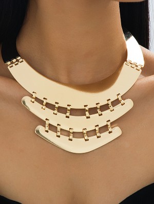 Hollow-out Pendant Circular Necklaces