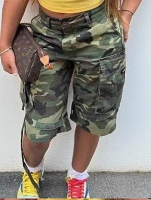 Camo Loose Ribbons Cargo Knee Shorts
