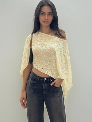 Inclined Shoulder Woolen Sheer Draped