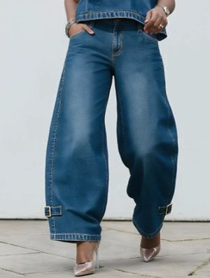 Metal Buckle Denim Wide Leg Jeans