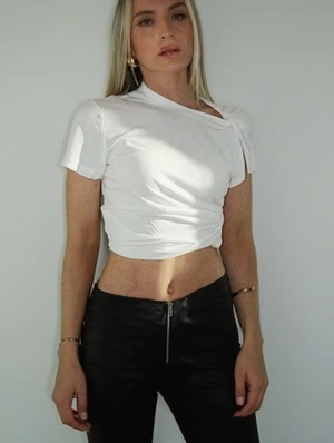 Irregular Cropped Inclined Shoulder Knot T-shirts