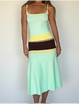 Color Block Low‑Cut Crop Top Skirt Set