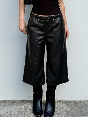 Drawstring Low Rise Knee Shorts Shorts