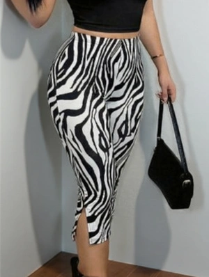Zebra Striped Fitted Split Hem Capri Pants