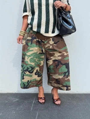 Camouflage Wide Leg Crop Pants 