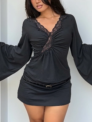 Lace Detail Long Flare Sleeve Tshirts