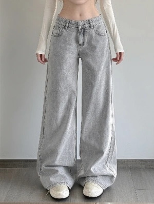 Vintage Light Wash Low Rise Wide Leg Jeans