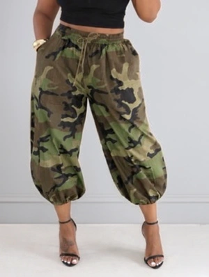 Camouflage Print Straight Capri Pants