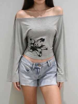 Vintage Off Shoulder Graphic Top