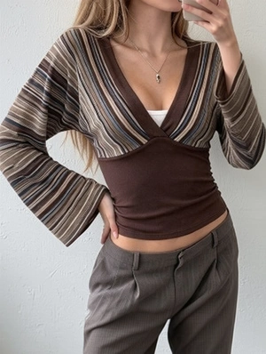 V Neck Contrast Wavy Stripe Bell Sleeve Tee
