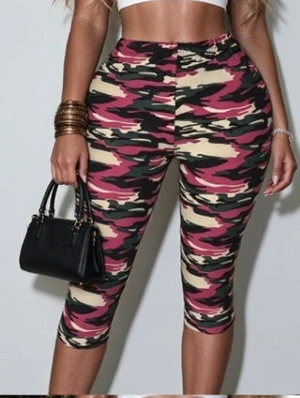 Contrast Camo Printed Bodycon Capri Pants